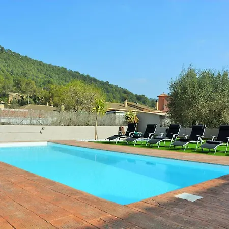 Lia 10 Minutes Drive Sitges Very Confortable Ac Pool Xl Garden Sunny Oriented