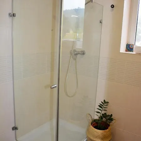 Lia 10 Minutes Drive Sitges Very Confortable Ac Pool Xl Garden Sunny Oriented