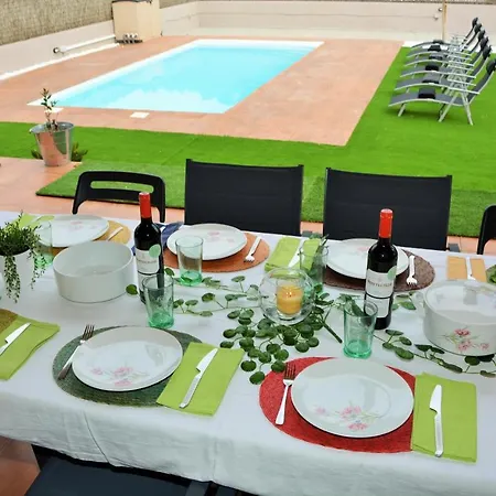 Lia 10 Minutes Drive Sitges Very Confortable Ac Pool Xl Garden Sunny Oriented Villa