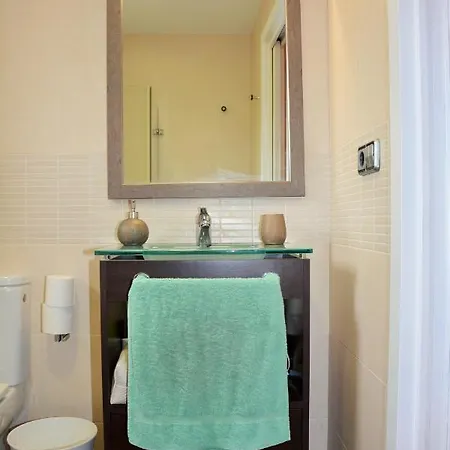 Lia 10 Minutes Drive Sitges Very Confortable Ac Pool Xl Garden Sunny Oriented Villa Canyelles (Catalonia)
