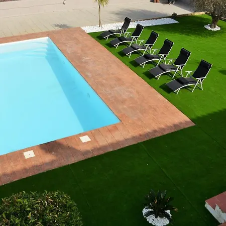 Lia 10 Minutes Drive Sitges Very Confortable Ac Pool Xl Garden Sunny Oriented * Canyelles (Catalonia)